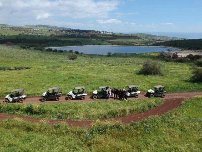 טיול רייזר לקבוצה ליד הכנרת