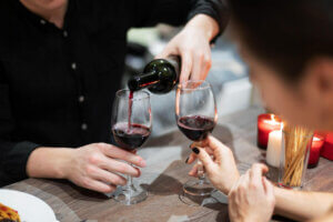 אטרקציות ליום הולדת לבת זוג - סיור טעימות יין